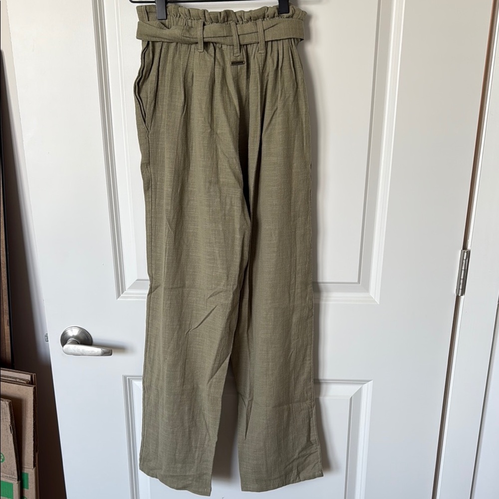 Billabong Cotton Green Cropped Paper-Bag Waist Pants - Picture 12 of 16